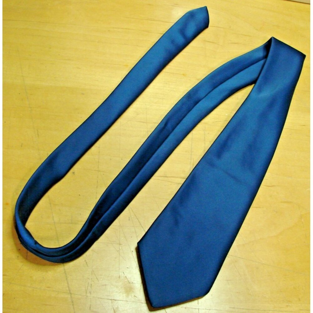Trevira Towncraft Plus Royal Blue Necktie Shiny Formal Office Dress JCPenney Vtg